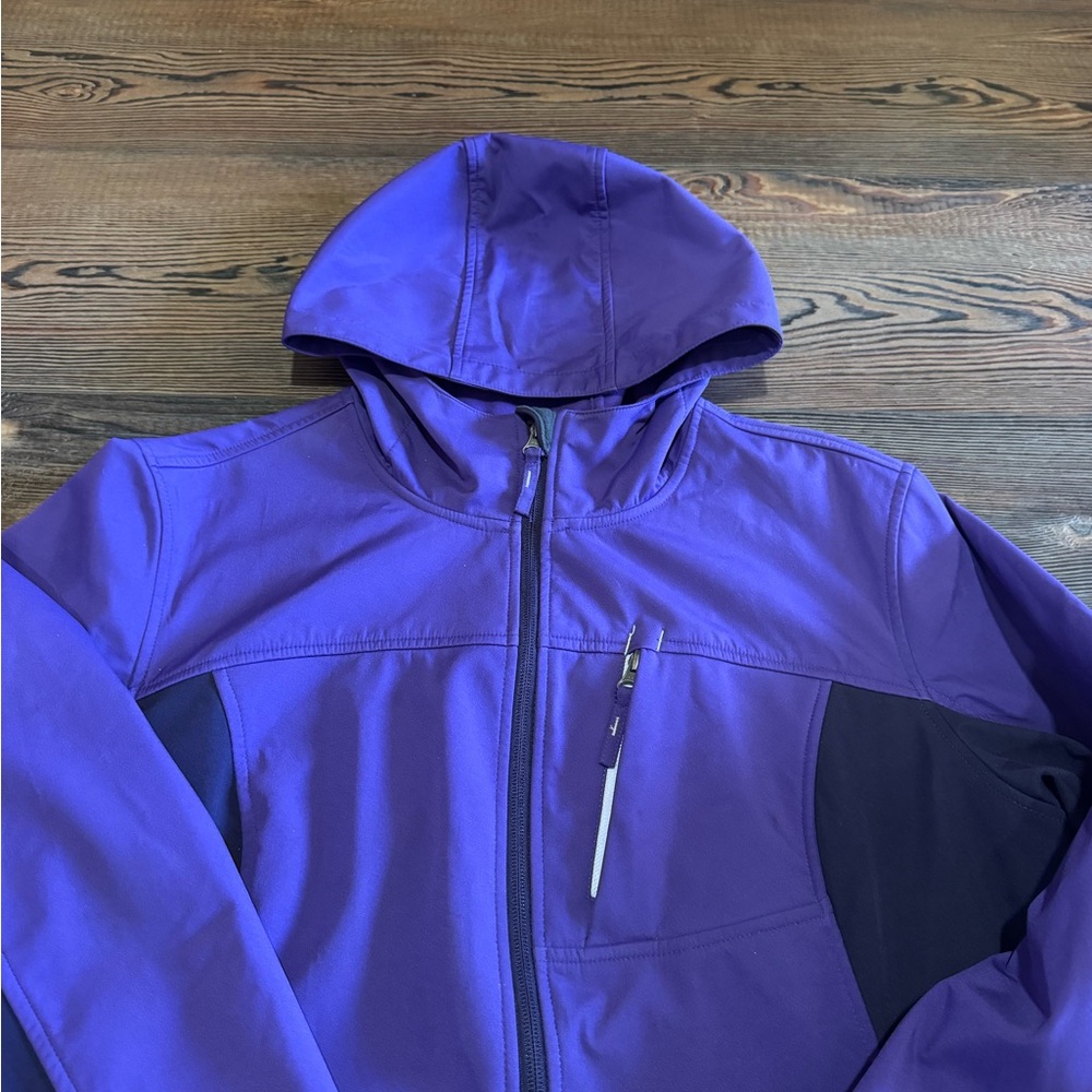 Free Tech Soft Shell Jacket - Picture 3 of 5
